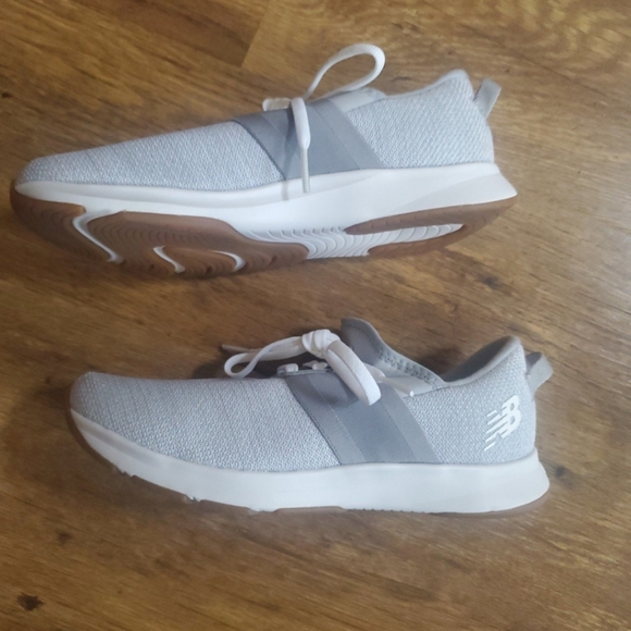 Kids New Balance Shoes Size 3 - Picture 8 of 9